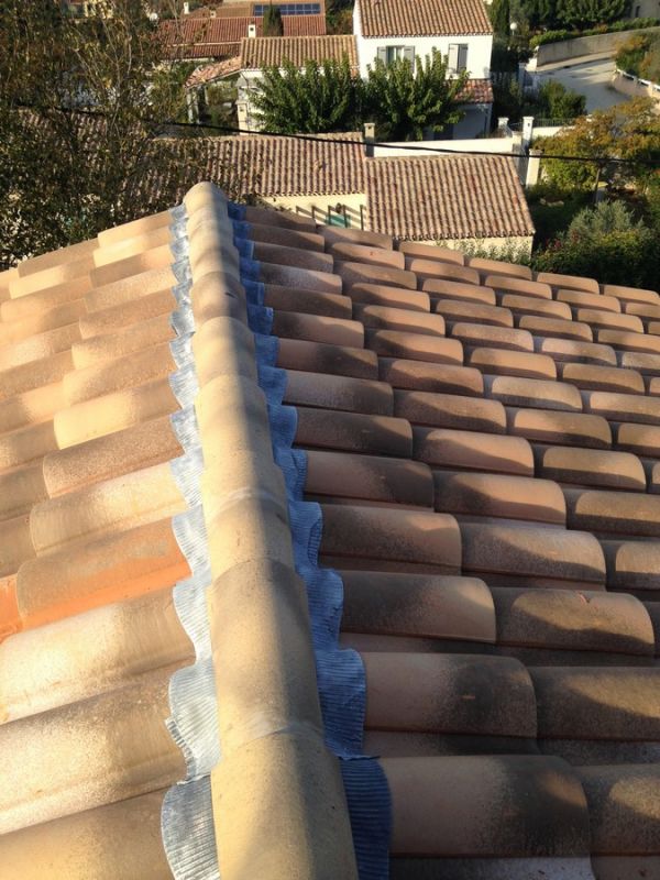 Faitage en closoirs à Velaux